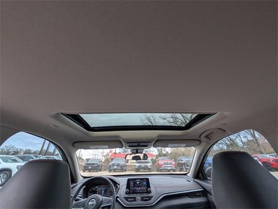 2022 Nissan Altima 2.0 SR