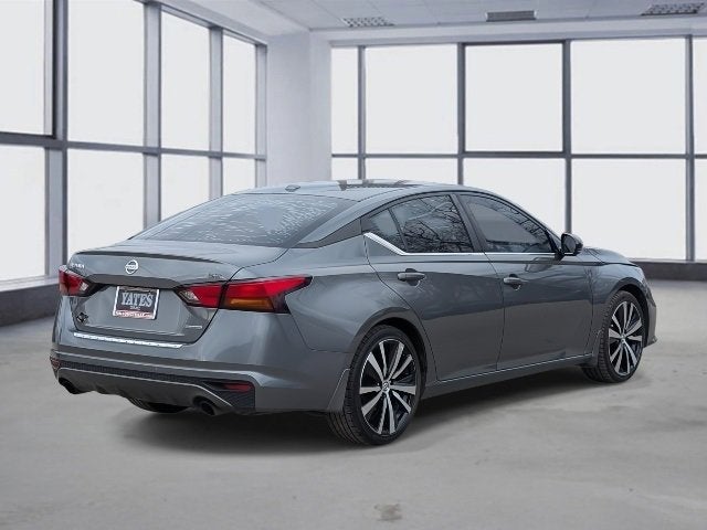 2022 Nissan Altima 2.0 SR