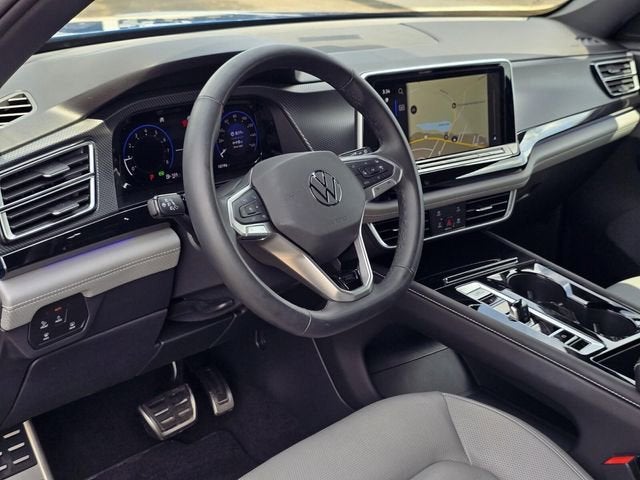 2025 Volkswagen Atlas Cross Sport 2.0T SEL R-Line Black