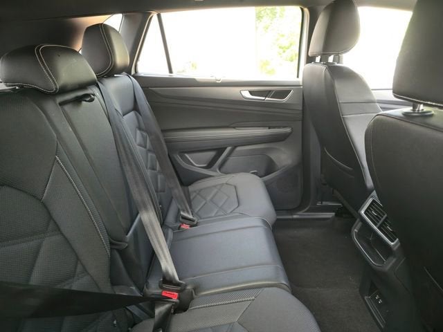2025 Volkswagen Atlas Cross Sport 2.0T SE w/Technology