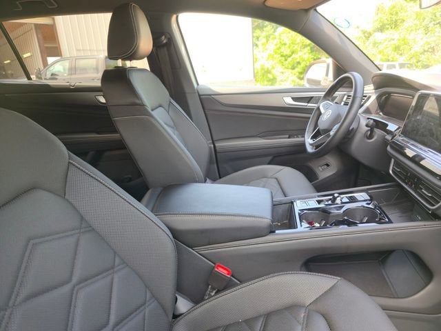 2025 Volkswagen Atlas Cross Sport 2.0T SE w/Technology