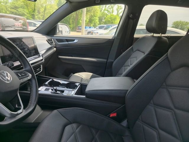 2025 Volkswagen Atlas Cross Sport 2.0T SE w/Technology
