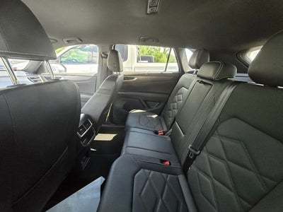 2025 Volkswagen Atlas Cross Sport 2.0T SE w/Technology