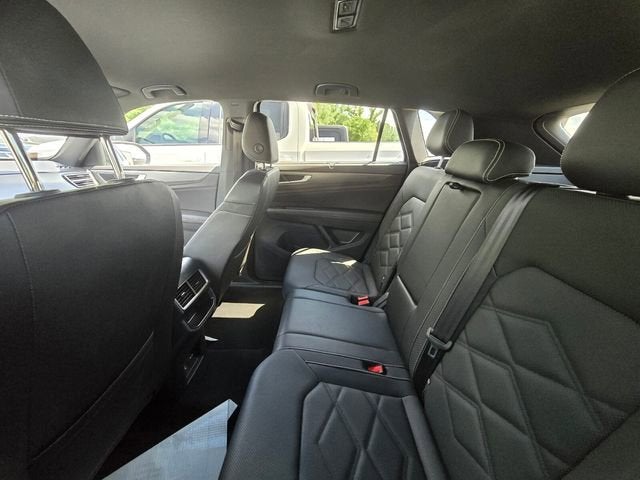 2025 Volkswagen Atlas Cross Sport 2.0T SE w/Technology