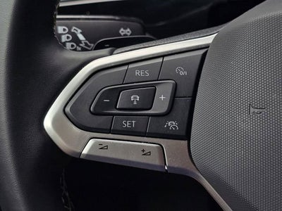 2025 Volkswagen Atlas Cross Sport 2.0T SE w/Technology