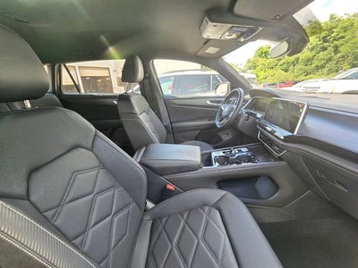 2025 Volkswagen Atlas Cross Sport 2.0T SE w/Technology