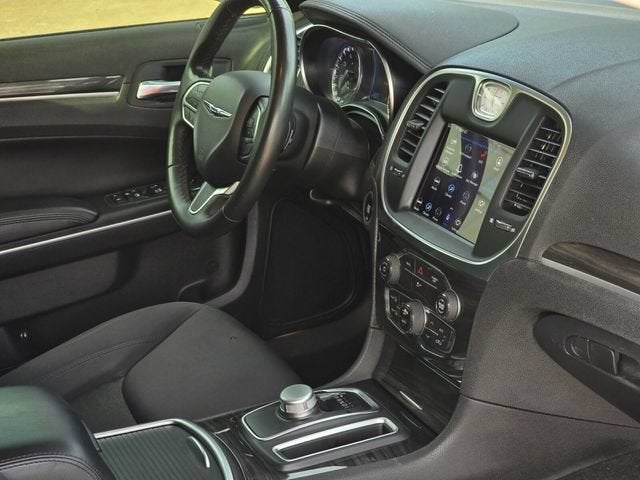 2021 Chrysler 300 Touring