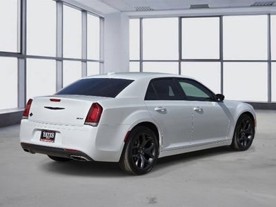 2021 Chrysler 300 Touring