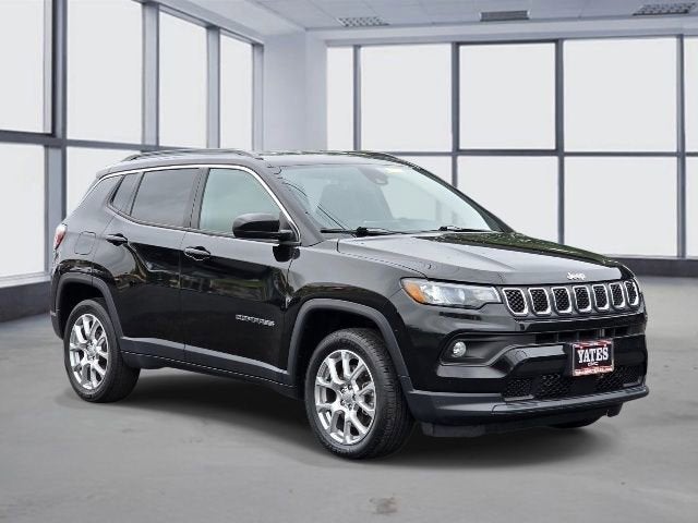 2023 Jeep Compass Latitude Lux