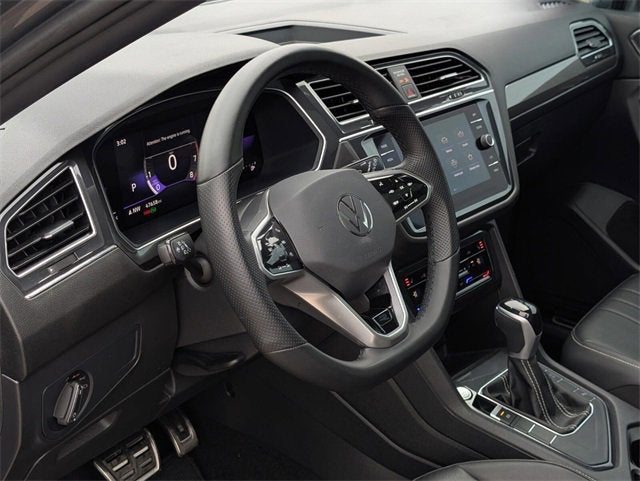 2023 Volkswagen Tiguan SE R-Line Black