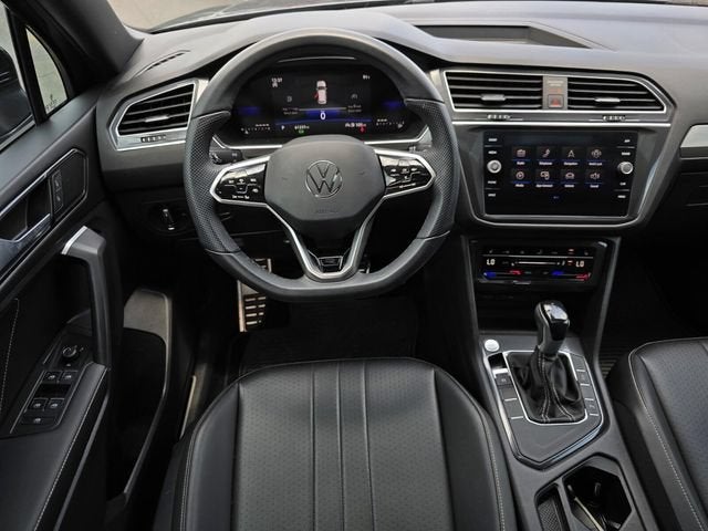 2023 Volkswagen Tiguan SE R-Line Black