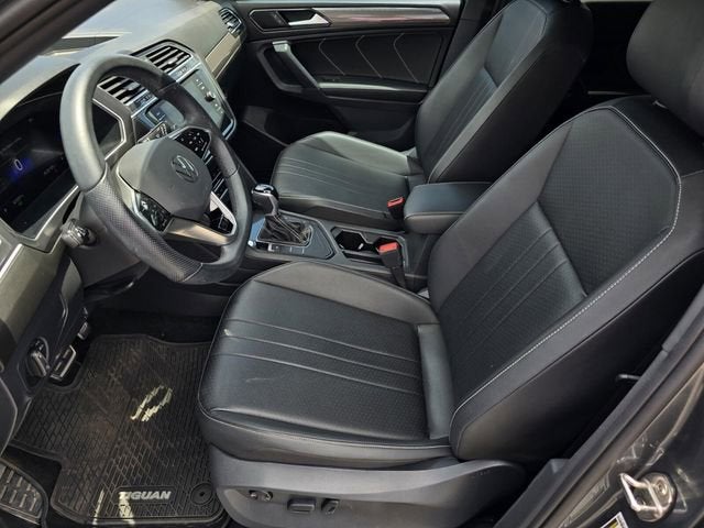 2023 Volkswagen Tiguan SE R-Line Black