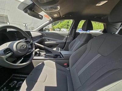 2024 Hyundai Elantra SE