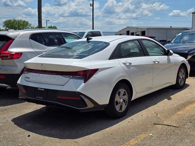2024 Hyundai Elantra SE
