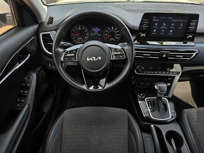 2023 Kia Seltos S
