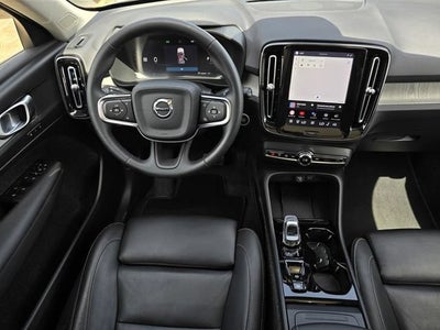 2025 Volvo XC40 Plus Bright Theme