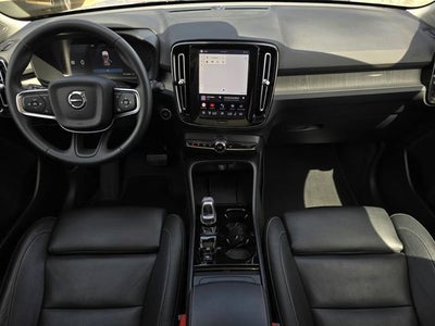 2025 Volvo XC40 Plus Bright Theme