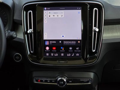 2025 Volvo XC40 Plus Bright Theme