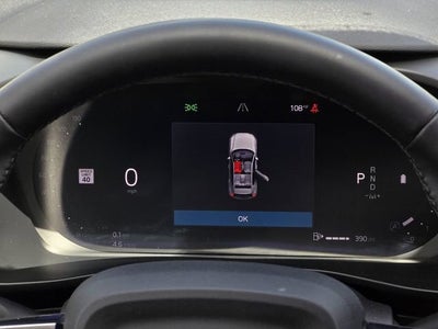 2025 Volvo XC40 Plus Bright Theme