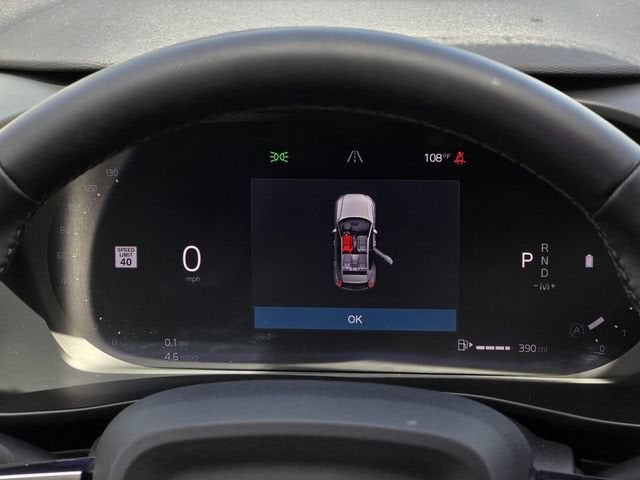 2025 Volvo XC40 Plus Bright Theme