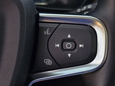 2025 Volvo XC40 Plus Bright Theme