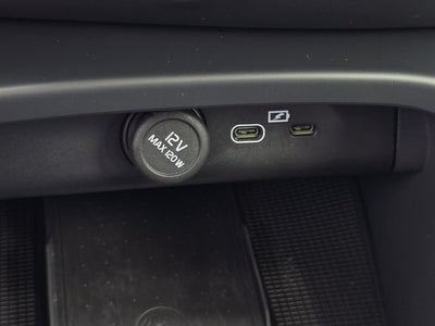 2025 Volvo XC40 Plus Bright Theme