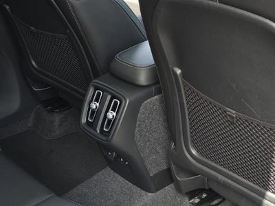 2025 Volvo XC40 Plus Bright Theme