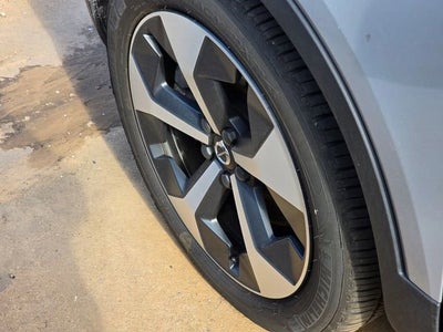 2025 Volvo XC40 Plus Bright Theme