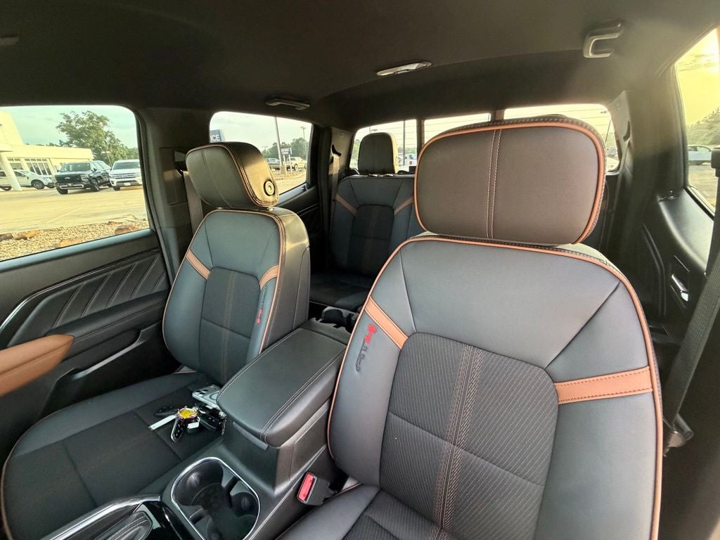 2024 GMC Canyon AT4