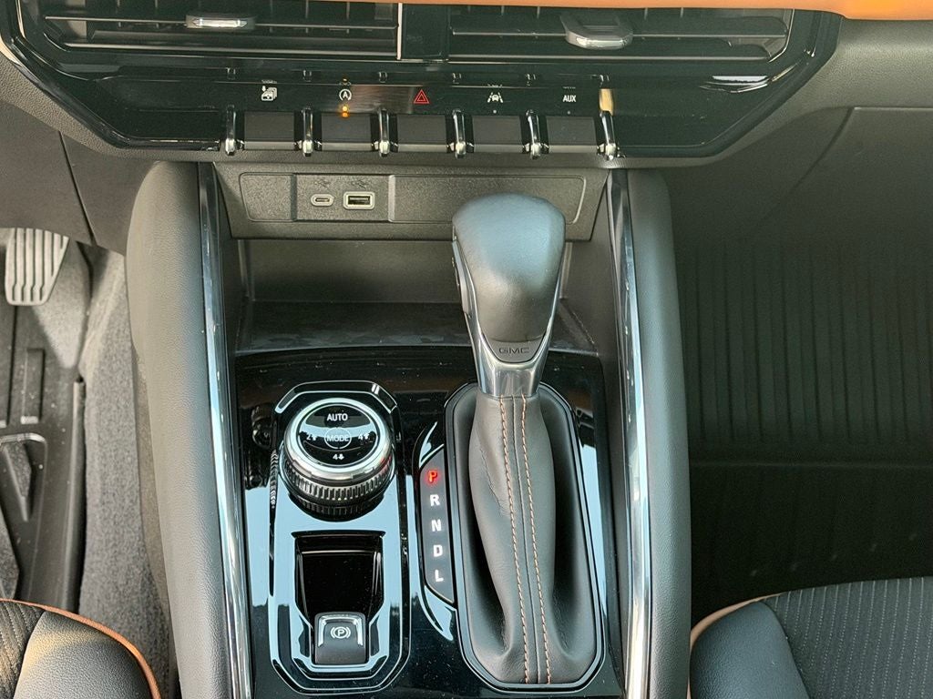 2024 GMC Canyon AT4