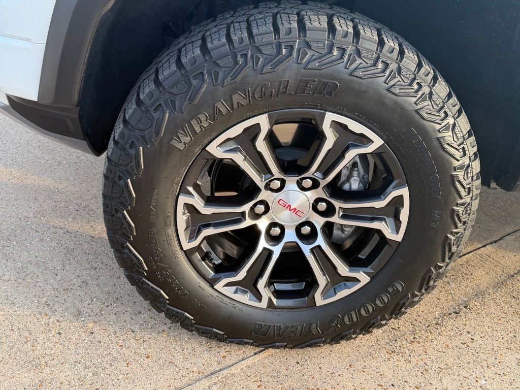 2024 GMC Canyon AT4