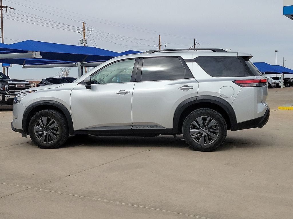 2025 Nissan Pathfinder SV