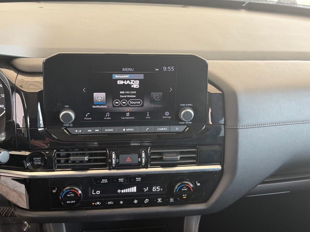 2025 Nissan Pathfinder SV
