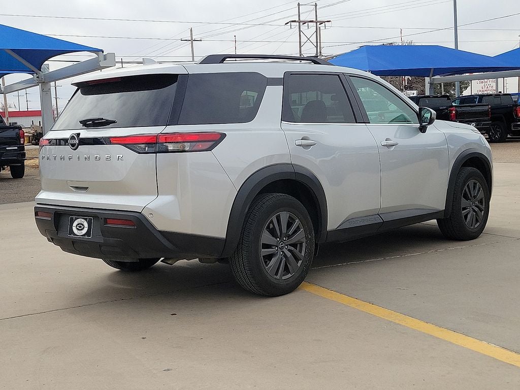 2025 Nissan Pathfinder SV