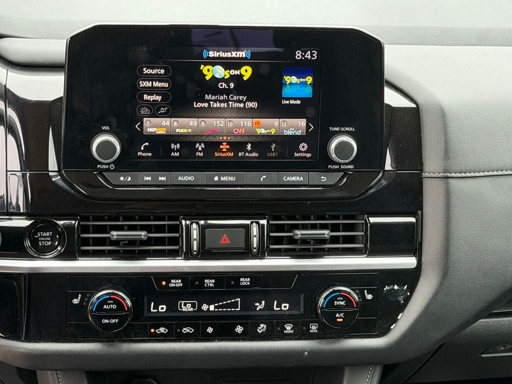2025 Nissan Pathfinder SV