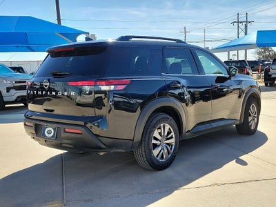 2025 Nissan Pathfinder SV