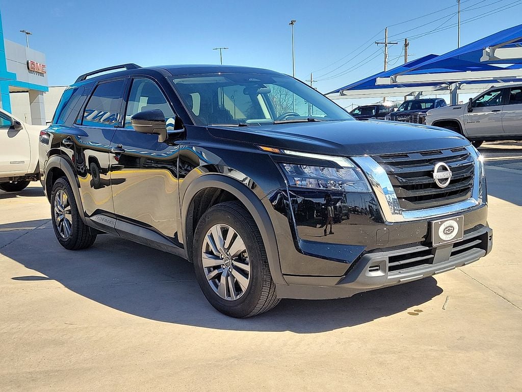 2025 Nissan Pathfinder SV