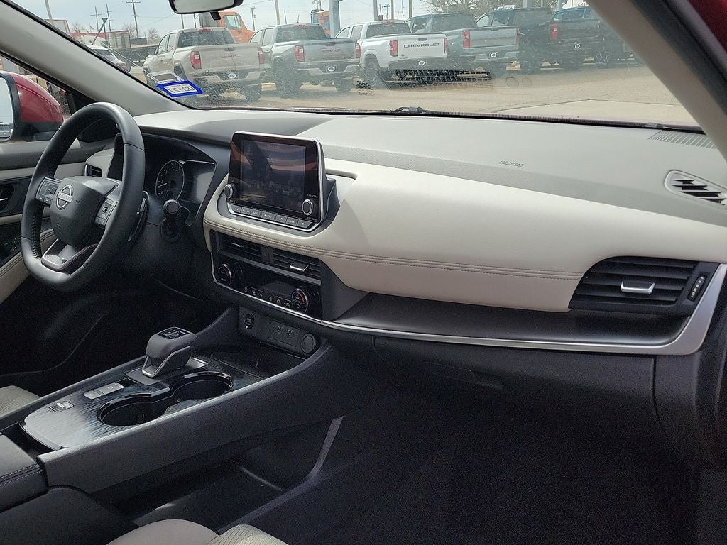 2025 Nissan Rogue SV