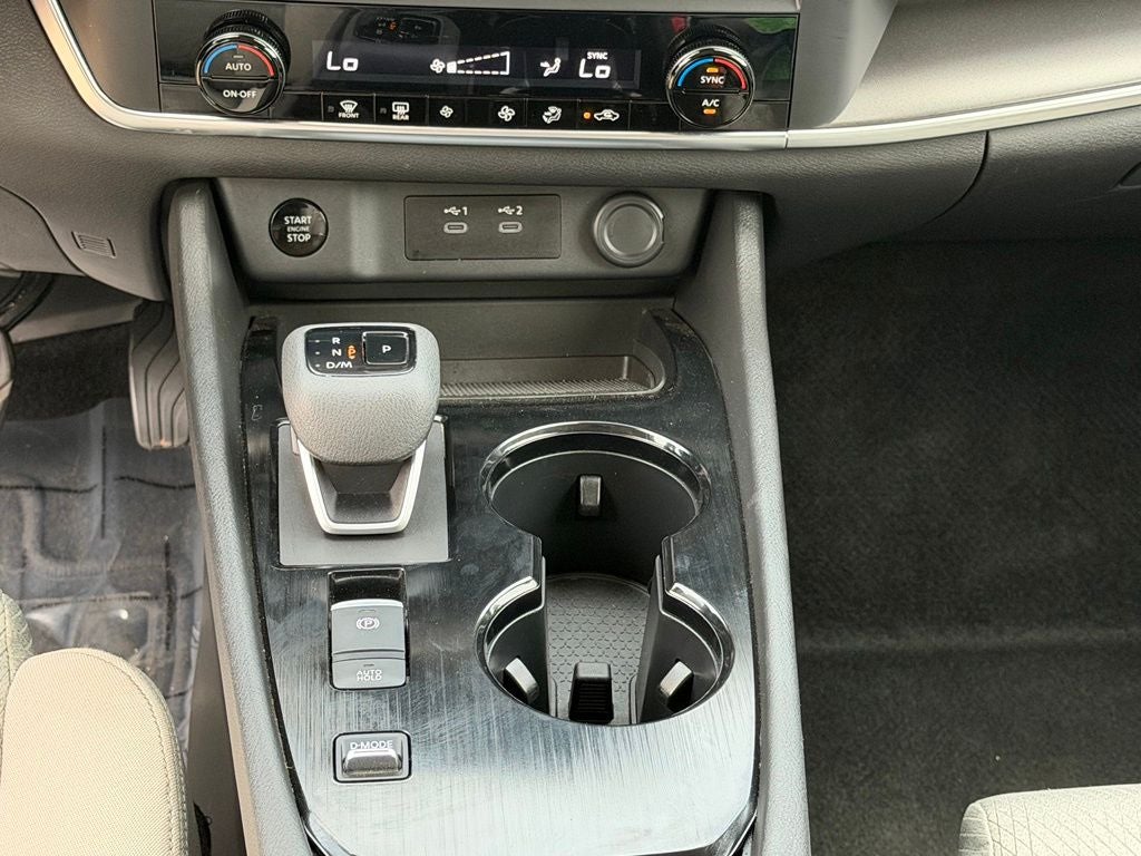 2025 Nissan Rogue SV