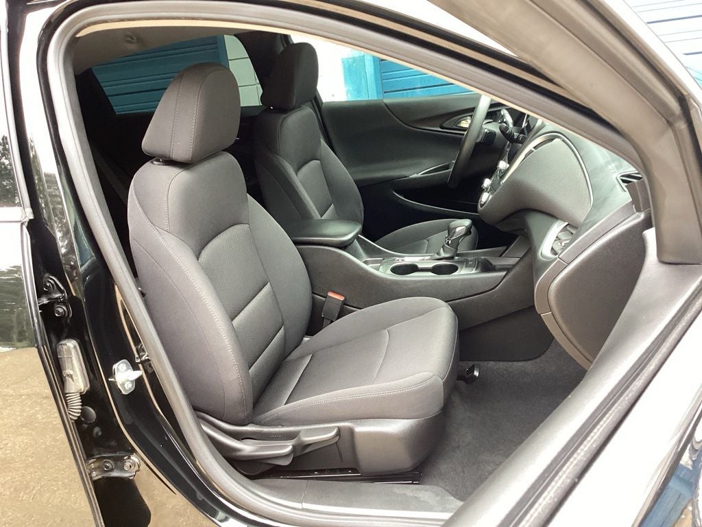 2023 Chevrolet Malibu LS 1LS