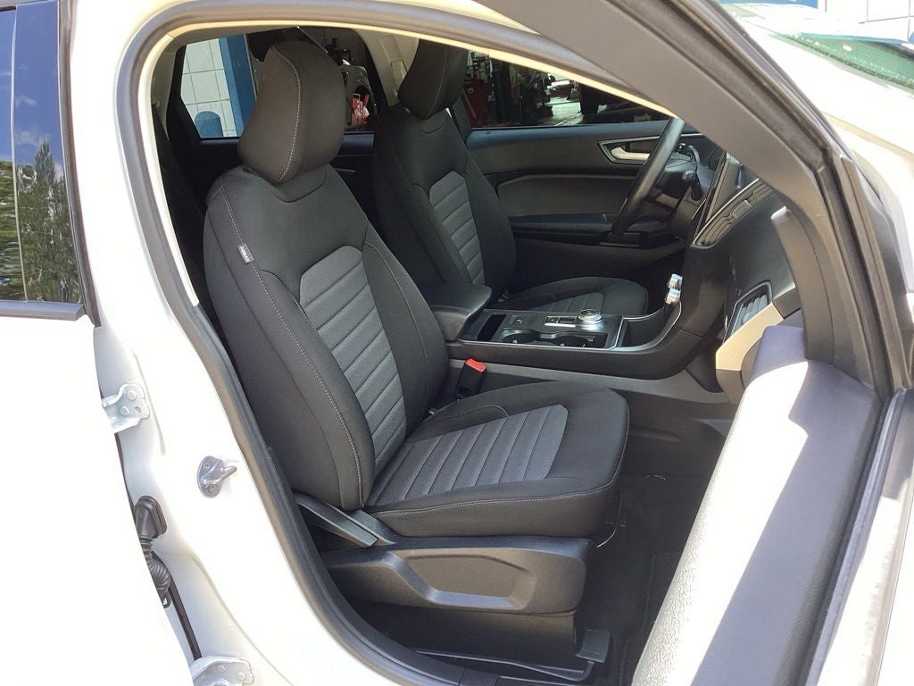 2021 Ford Edge SE