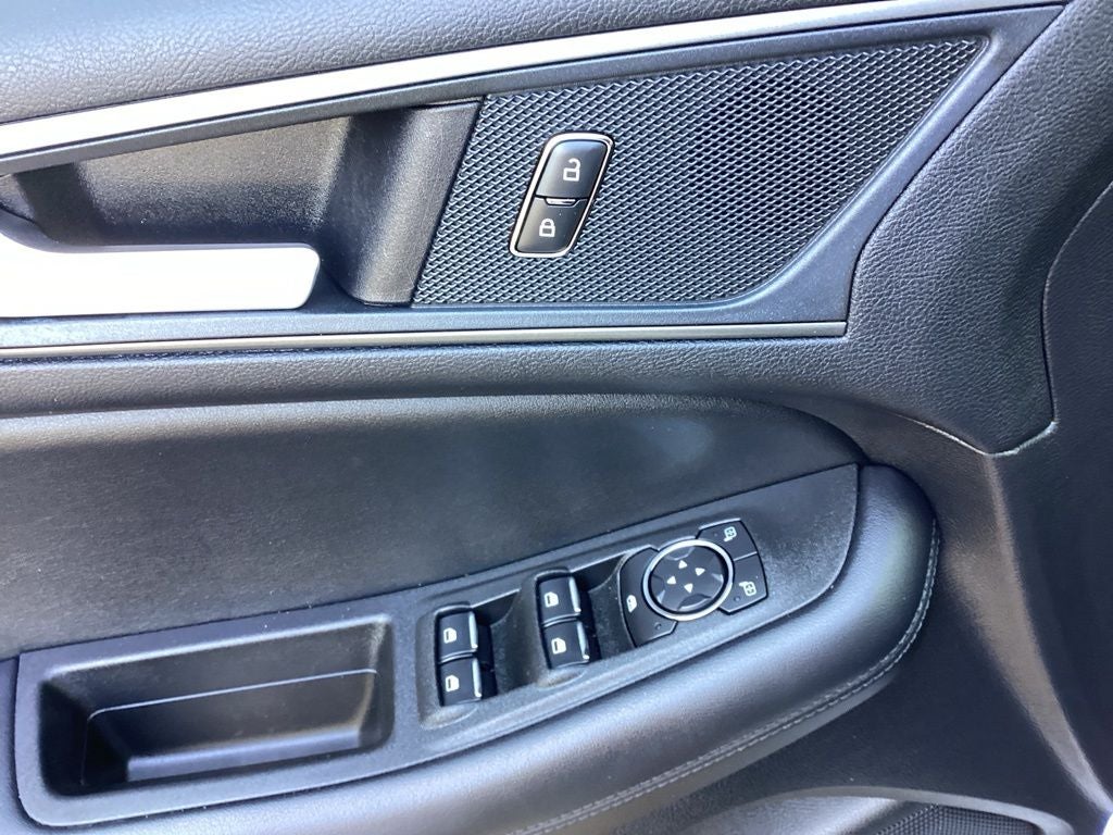 2021 Ford Edge SE