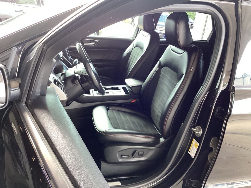 2022 Ford Edge ST Line