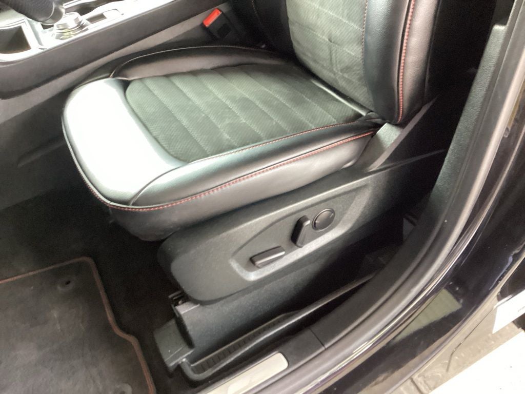 2022 Ford Edge ST Line