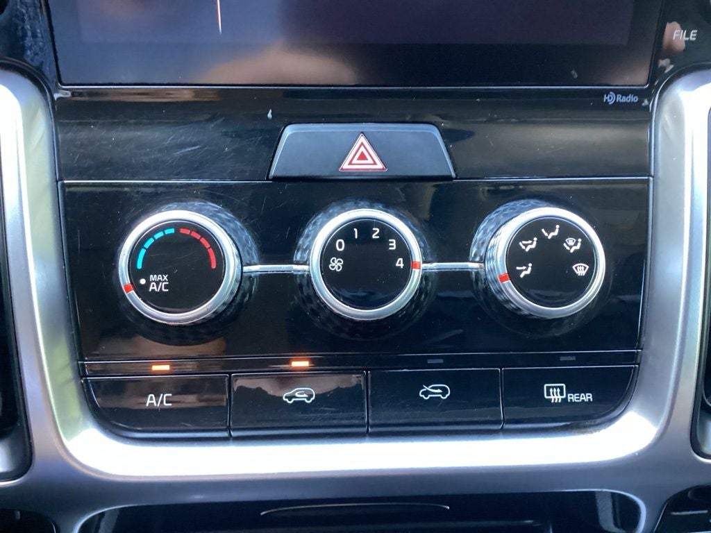 2022 Kia Sorento LX