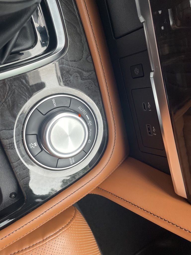 2024 INFINITI QX80 Sensory