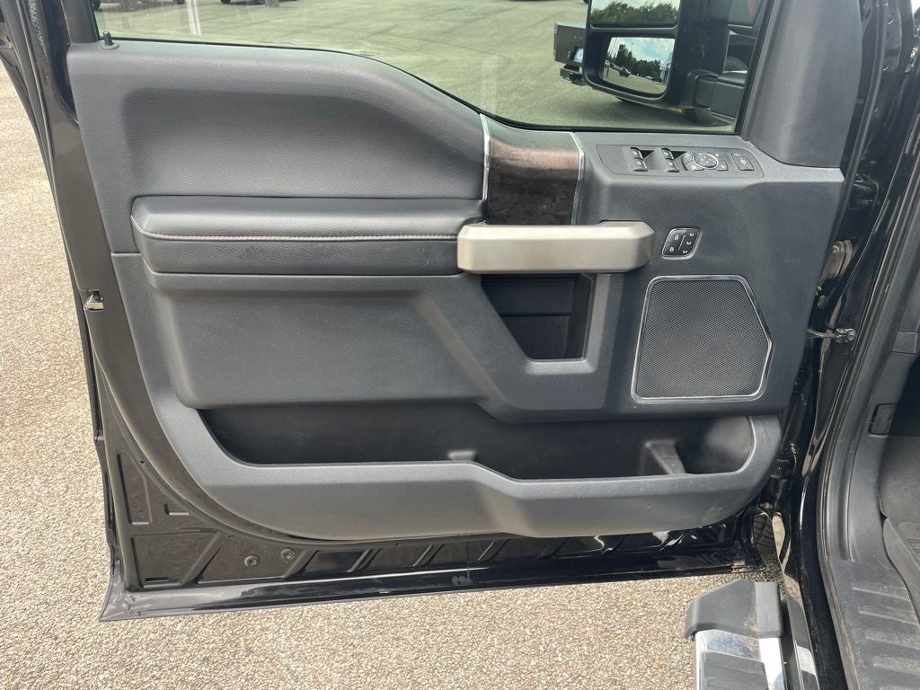 2022 Ford F-350SD Lariat DRW