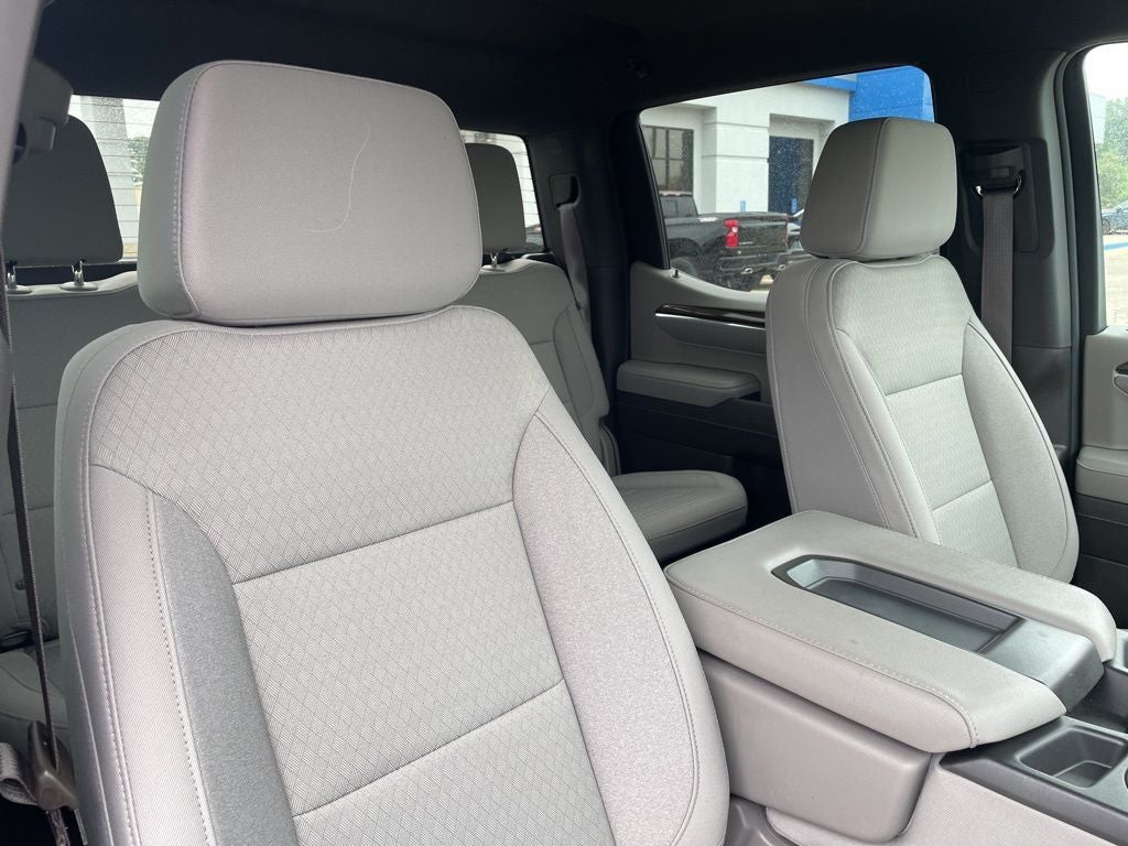 2024 Chevrolet Silverado 1500 LT LT1