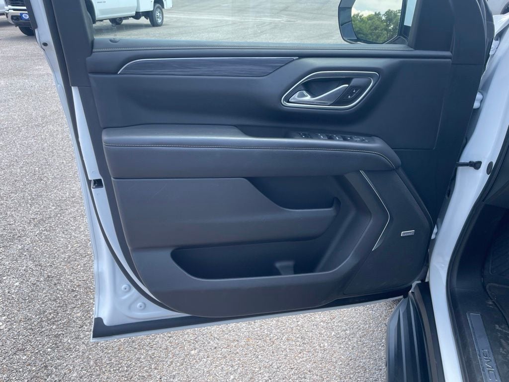 2024 GMC Yukon XL SLT
