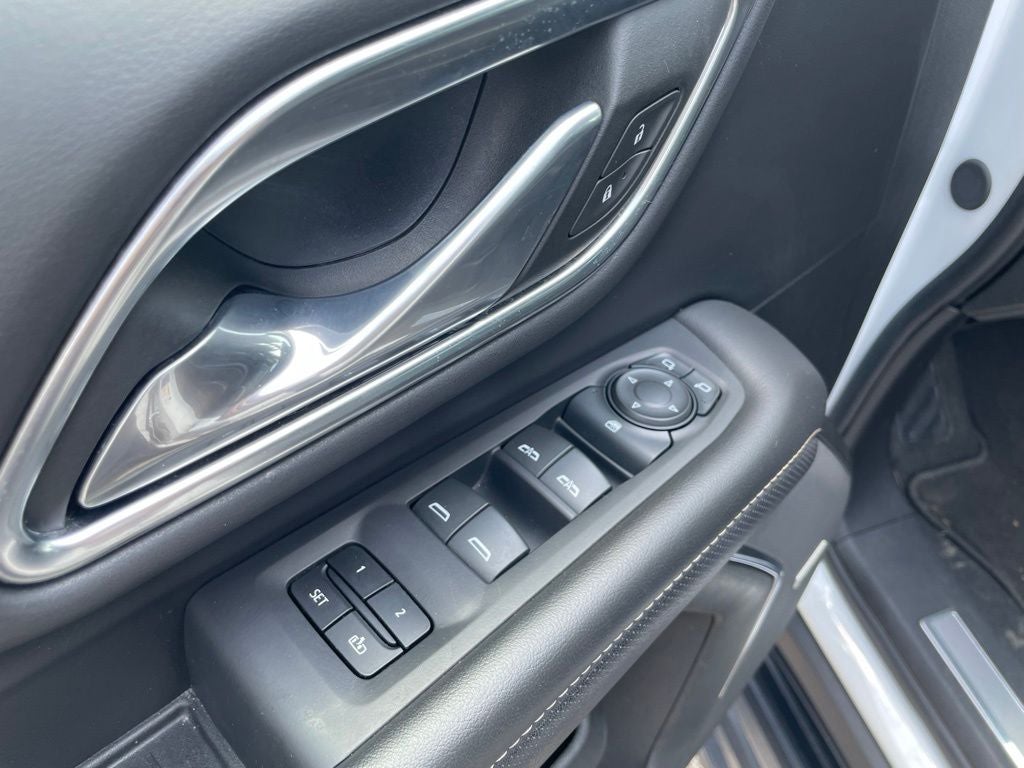 2024 GMC Yukon XL SLT
